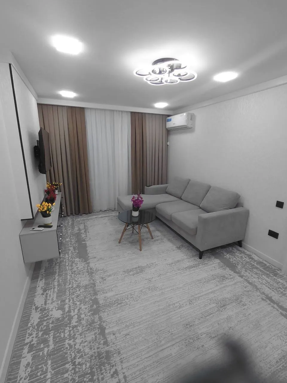 Продаётся 1-комнатная квартира, 28 м², 1/4 этаж — Чиланзарский район