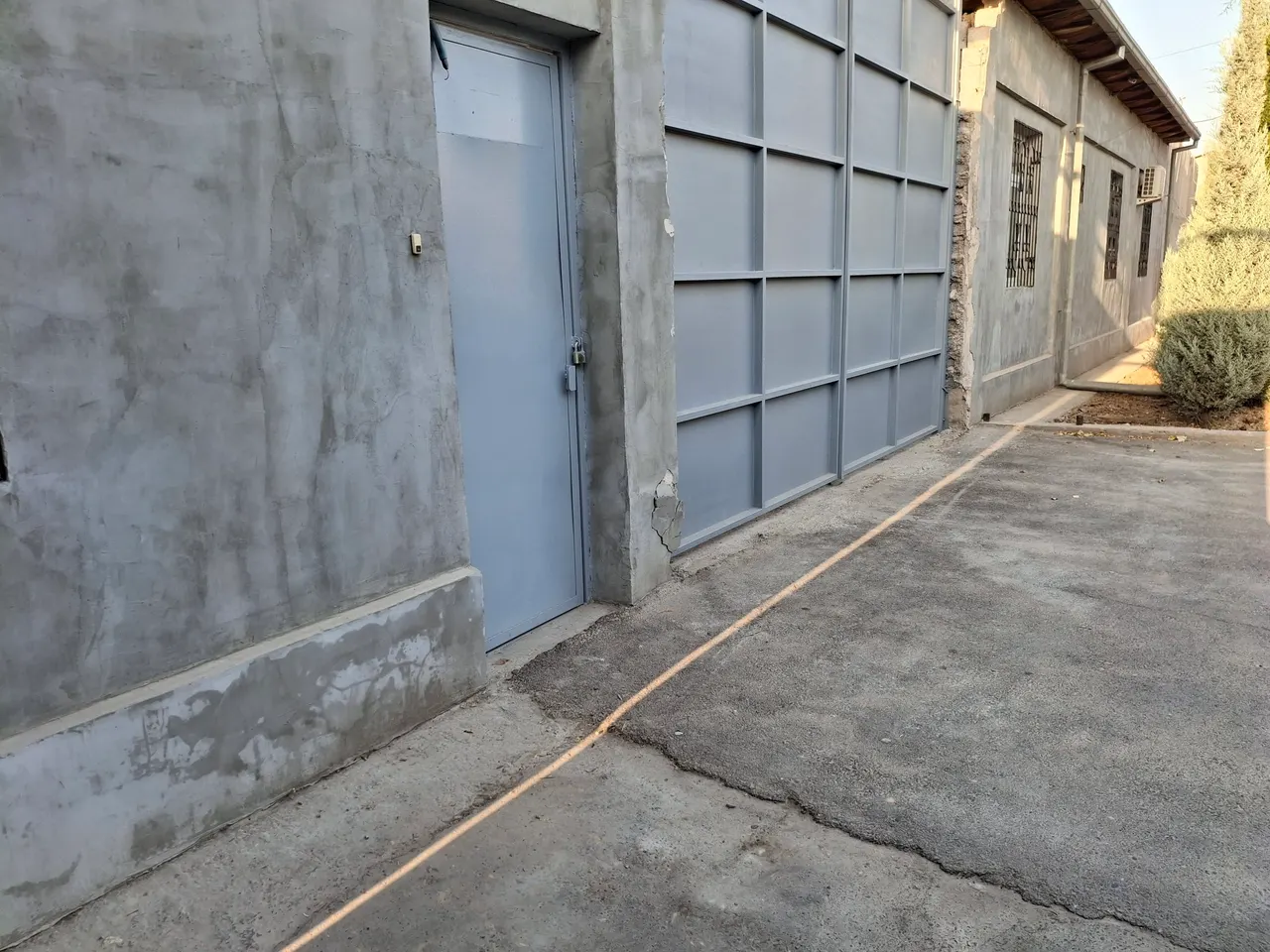 Сотилади тижорат биноси, 2060 м², 20.6 сотих — Зангиота тумани
