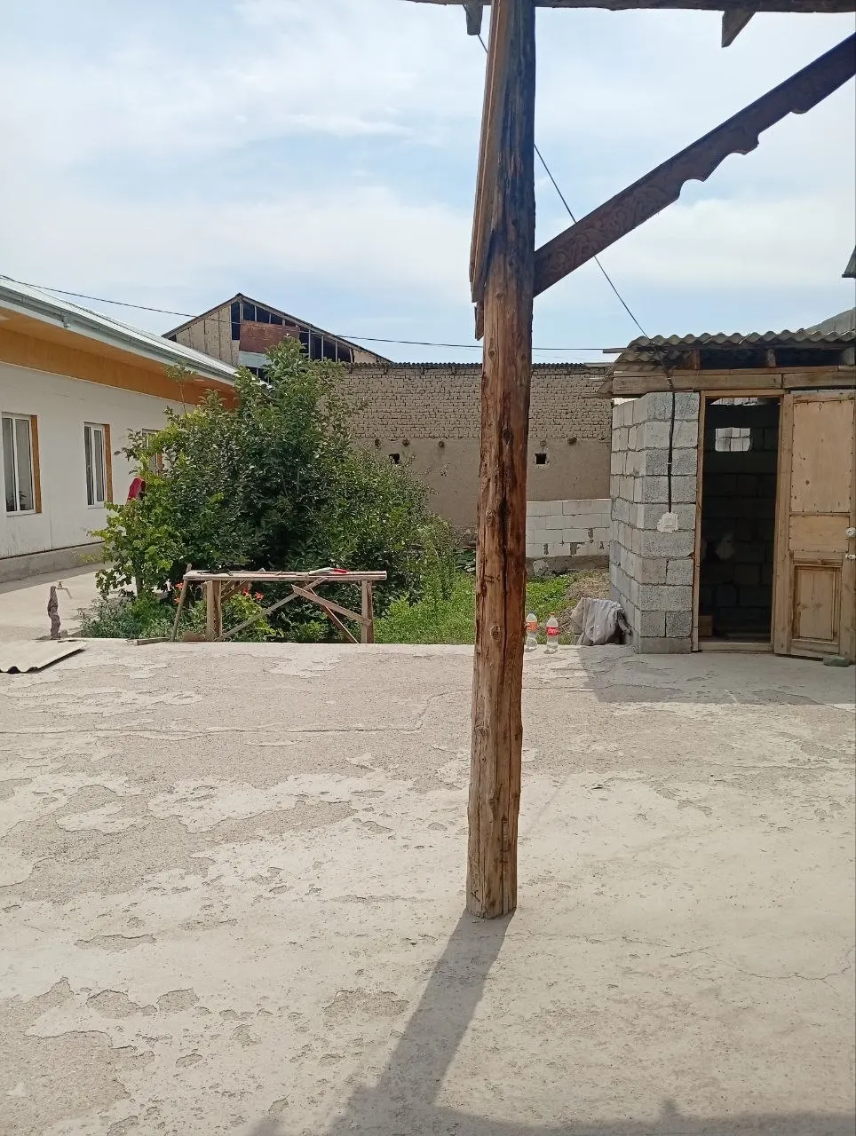 Sotiladi hovli uy, 7 sotix, 1 qavatli — Karmana tumani