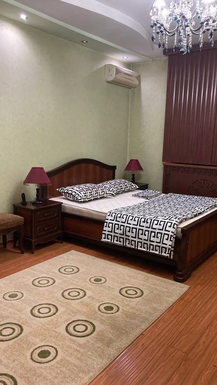 Ijaraga beriladi 4 xonali kvartira, 95 m², 1/4 qavat — Mirzo Ulugʻbek tumani
