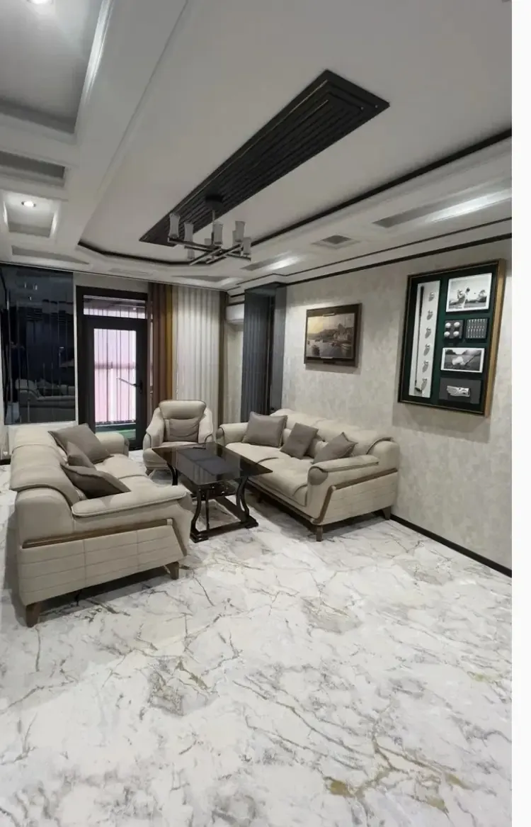 Sotiladi 3 xonali kvartira, 100 m², 23/25 qavat — Mirzo Ulugʻbek tumani