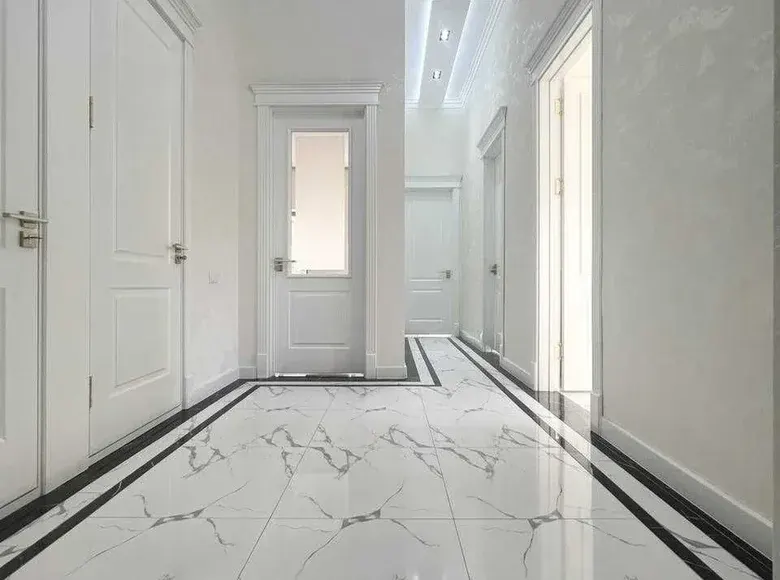 Сотилади 3 хонали квартира, 70 м², 1/5 қават — Мирзо Улуғбек тумани