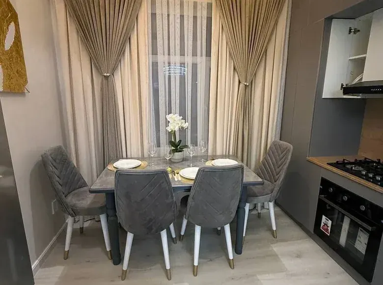 Sotiladi 3 xonali kvartira, 73 m², 3/10 qavat — Mirzo Ulugʻbek tumani