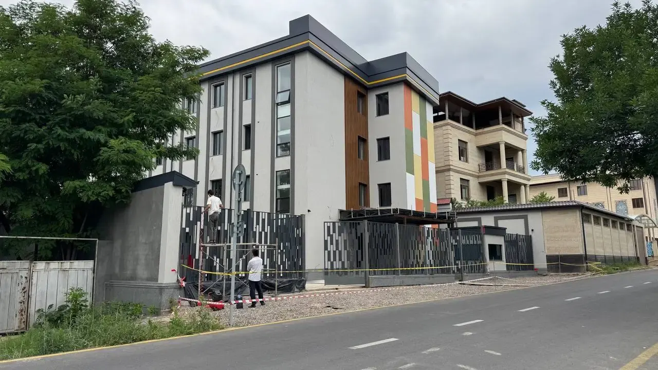Ijaraga beriladi ofis, 2173 m², 12 sotix, 4/4 qavat — Yakkasaroy tumani