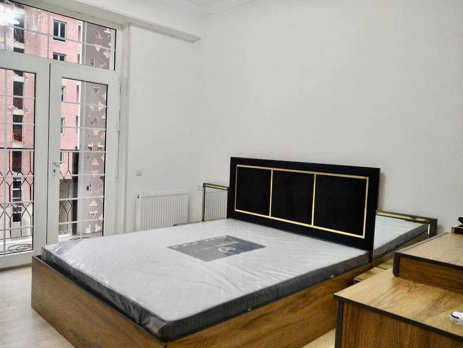 Ижарага берилади 4 хонали квартира, 100 м², 4/8 қават — Миробод тумани