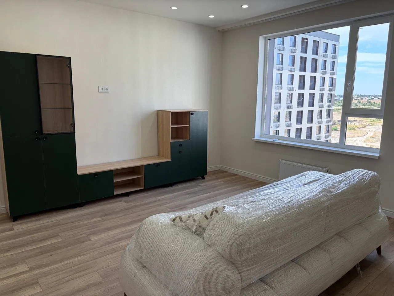 Ижарага берилади 3 хонали квартира, 100 м², 3/6 қават — Бектемир тумани