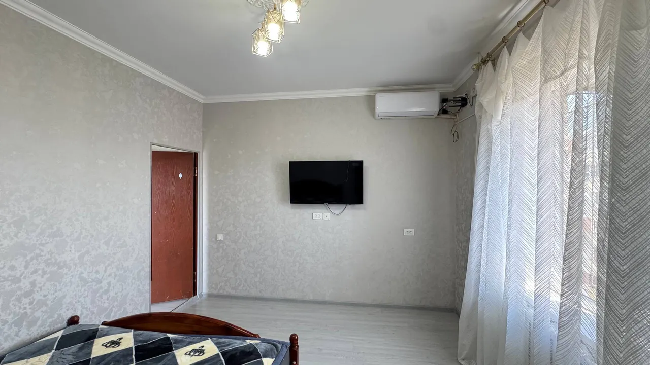 Продаётся 1-комнатная квартира, 43 м², 8/9 этаж — Юнусабадский район