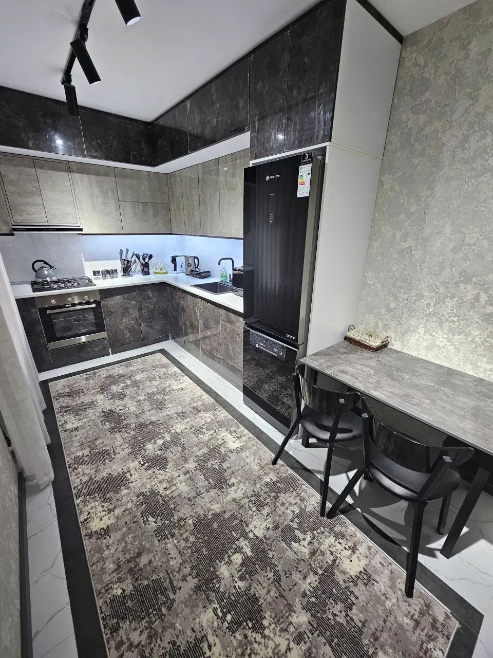 Сдаётся 3-комнатная квартира, 102 м², 3/4 этаж — Мирабадский район