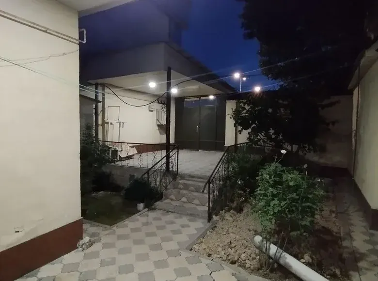Сотилади 4 хонали ҳовли уй, 100 м² — Яшнобод тумани