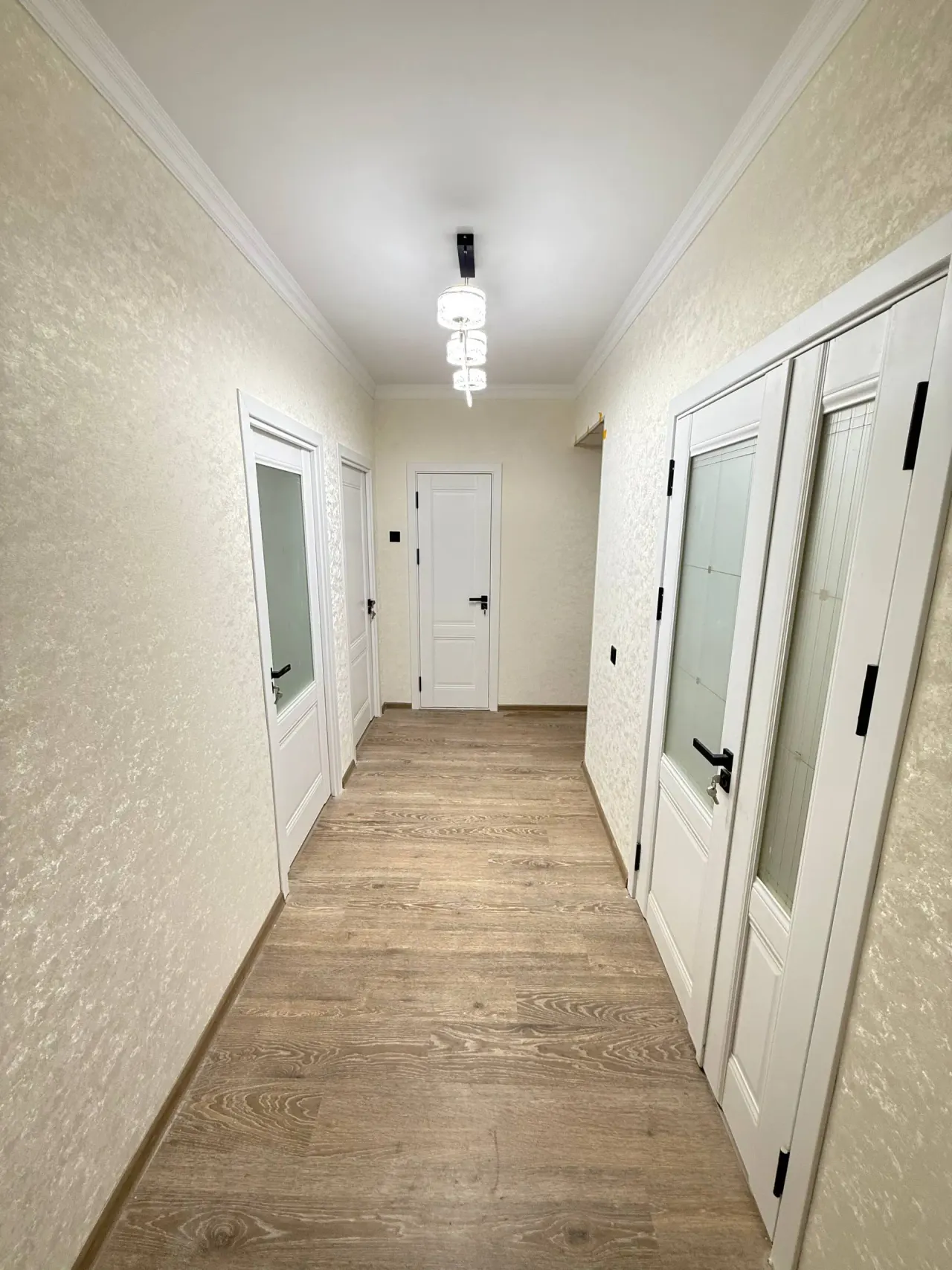 Сотилади 3 хонали квартира, 76 м², 4/7 қават — Янгиҳаёт тумани