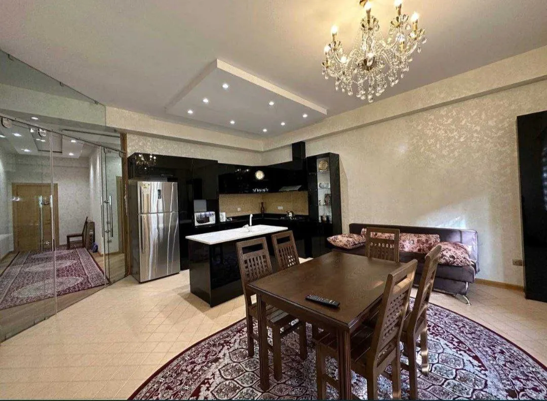 Сдаётся 4-комнатная квартира, 170 м², 1/2 этаж — Яккасарайский район