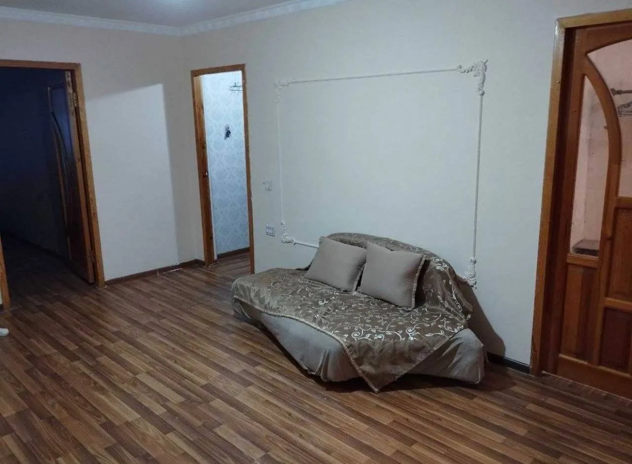 Сотилади 2 хонали квартира, 55 м², 2/4 қават — Мирзо Улуғбек тумани