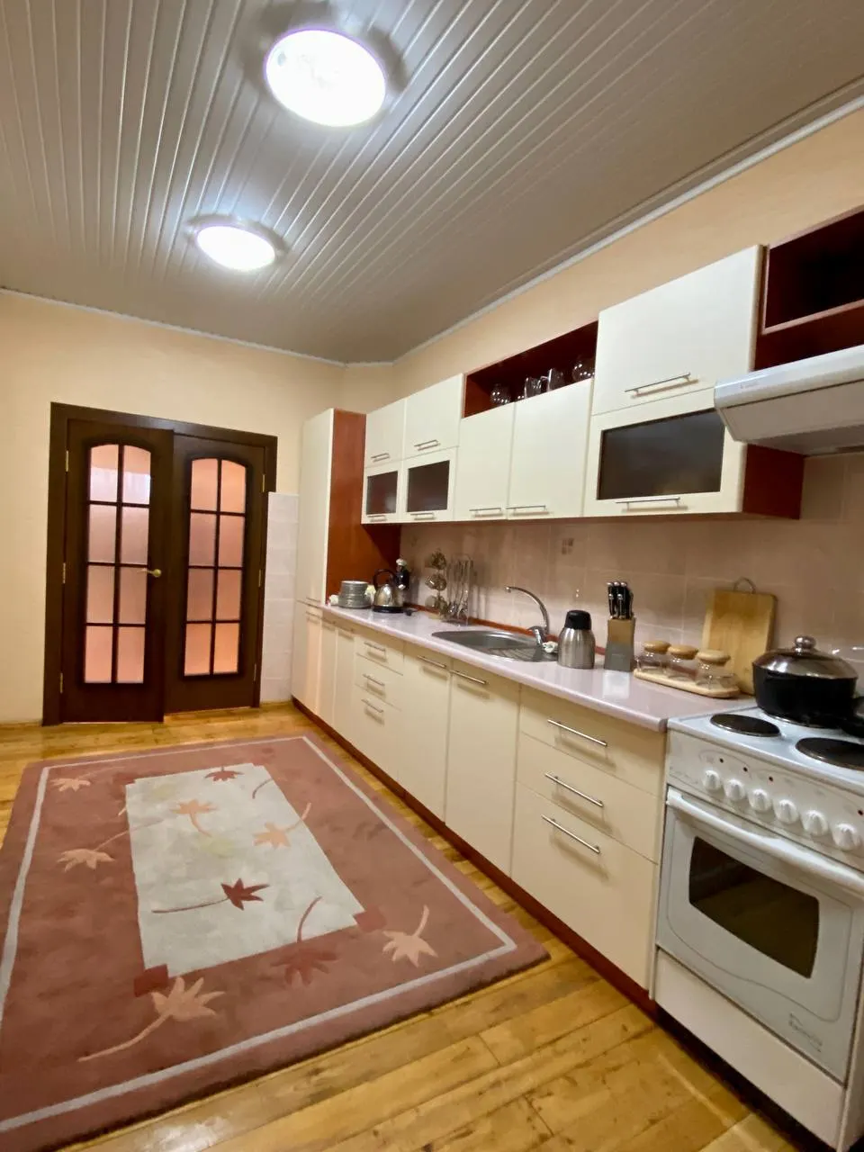 Ижарага берилади 3 хонали квартира, 200 м², 3/12 қават — Миробод тумани