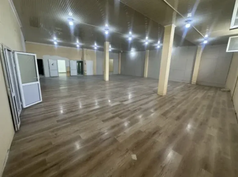 Ijaraga beriladi tijorat binosi, 1350 m², 2/3 qavat — Shayxontohur tumani