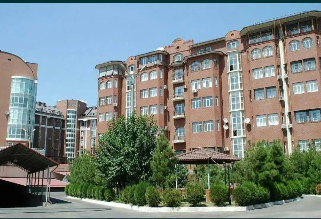 Сдаётся 4-комнатная квартира, 200 м², 7/7 этаж — Яшнабадский район