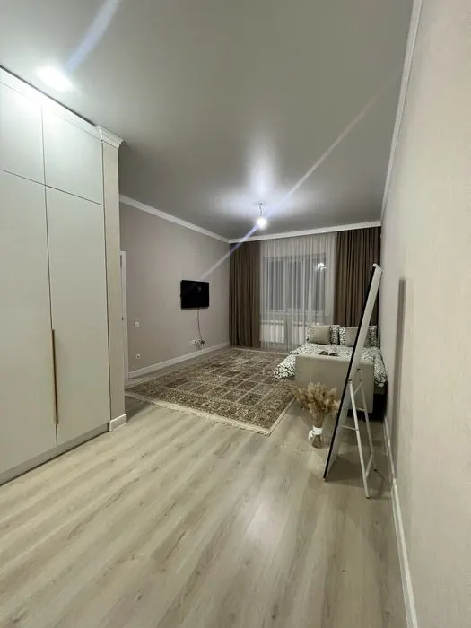Ijaraga beriladi 3 xonali kvartira, 90 m², 8/9 qavat — Yakkasaroy tumani