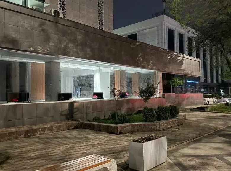 Сотилади тижорат биноси, 910 м² — Олтинкўл тумани