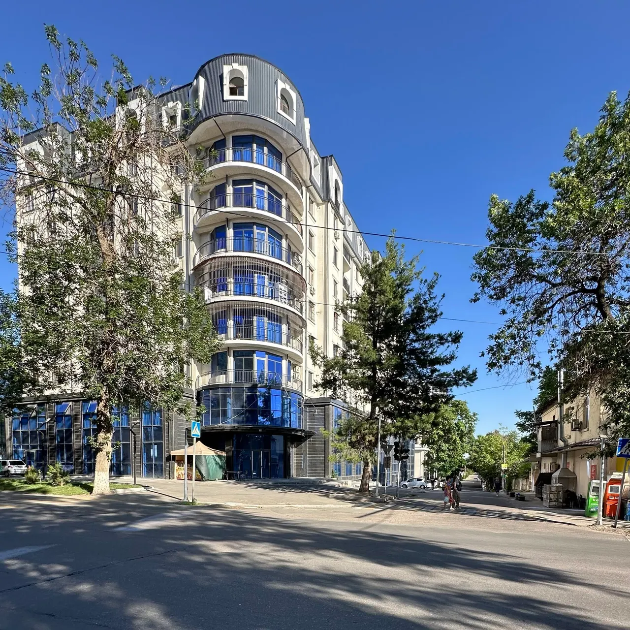 Ижарага берилади тижорат биноси, 300 м², 2/2 қават — Юнусобод тумани