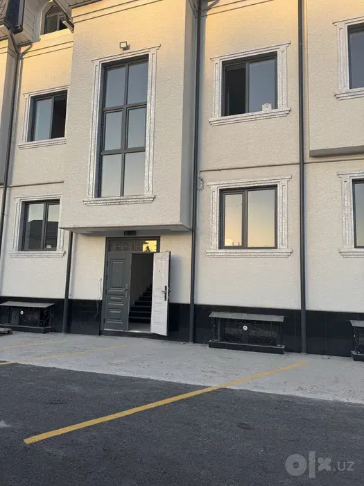 Сотилади 5 хонали квартира, 117 м², 2/3 қават — Сергели тумани
