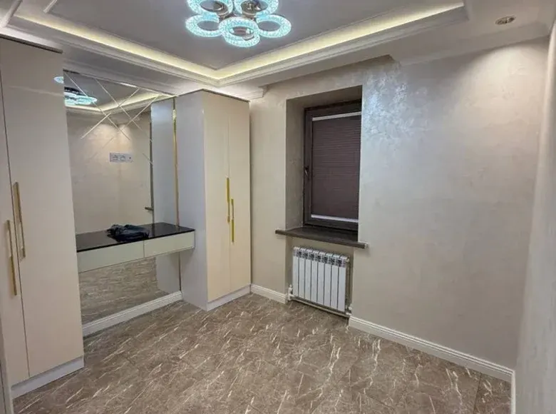 Сотилади 3 хонали квартира, 82 м², 1/4 қават — Чилонзор тумани