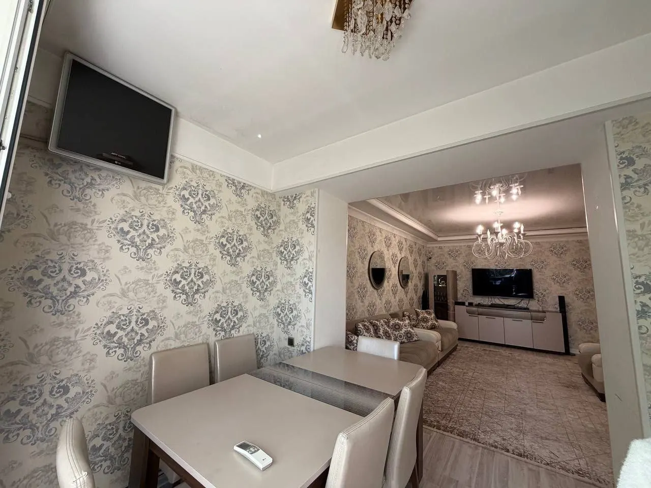 Сотилади 3 хонали квартира, 100 м², 4/4 қават — Мирзо Улуғбек тумани