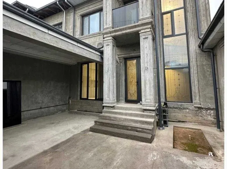 Сотилади 5 хонали ҳовли уй, 1.8 сотих, 330 м² — Юнусобод тумани
