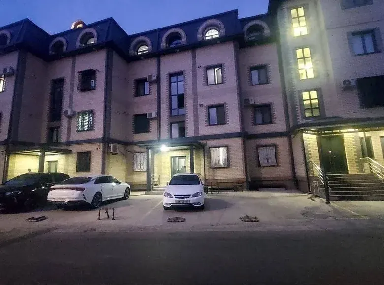 Сотилади 4 хонали квартира, 108 м², 1/3 қават — Учтепа тумани