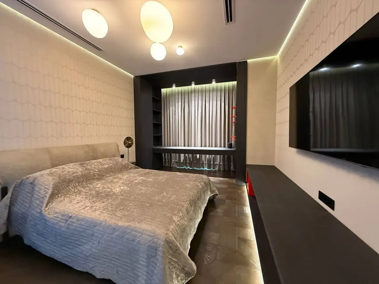 Сотилади 4 хонали квартира, 800 м², 9/10 қават — Миробод тумани