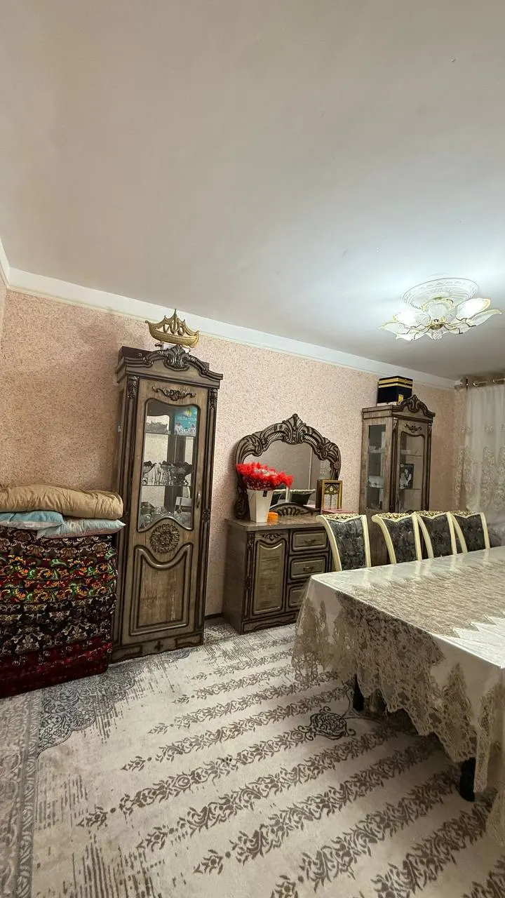 Продаётся 3-комнатная квартира, 70 м², 4/5 этаж — Чирчик
