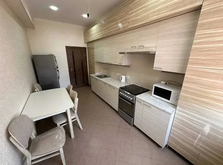Сотилади 3 хонали квартира, 75 м², 4/9 қават — Мирзо Улуғбек тумани