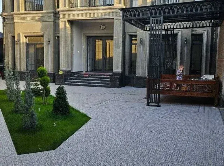 Sotiladi 6 xonali hovli uy, 5.5 sotix, 450 m² — Sergeli tumani