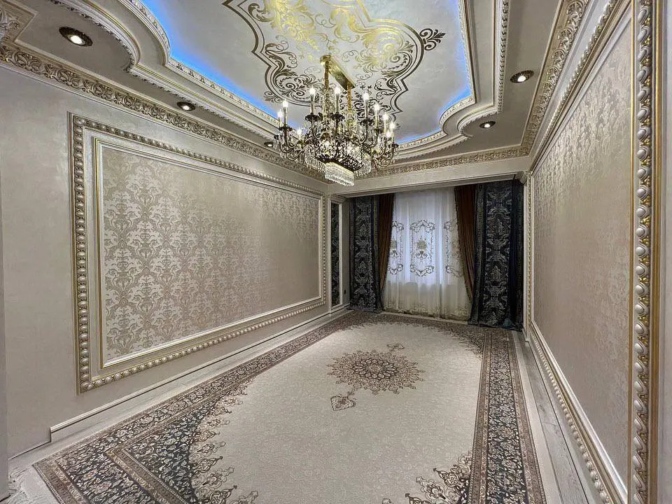 Сотилади 4 хонали квартира, 135 м², 2/8 қават — Мирзо Улуғбек тумани