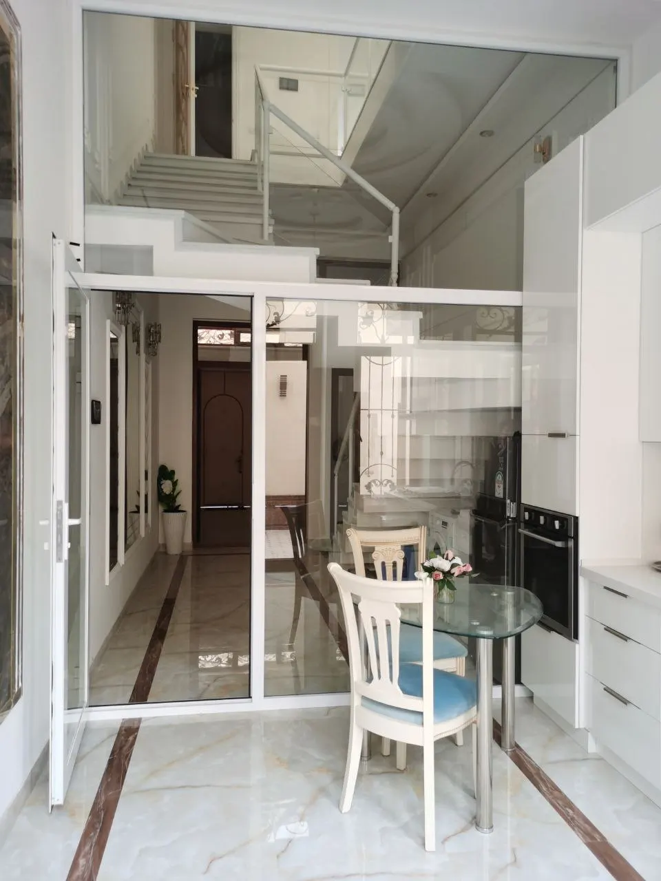 Сдаётся 4-комнатный дом, 130 м², 3 этажа — Мирзо-Улугбекский район