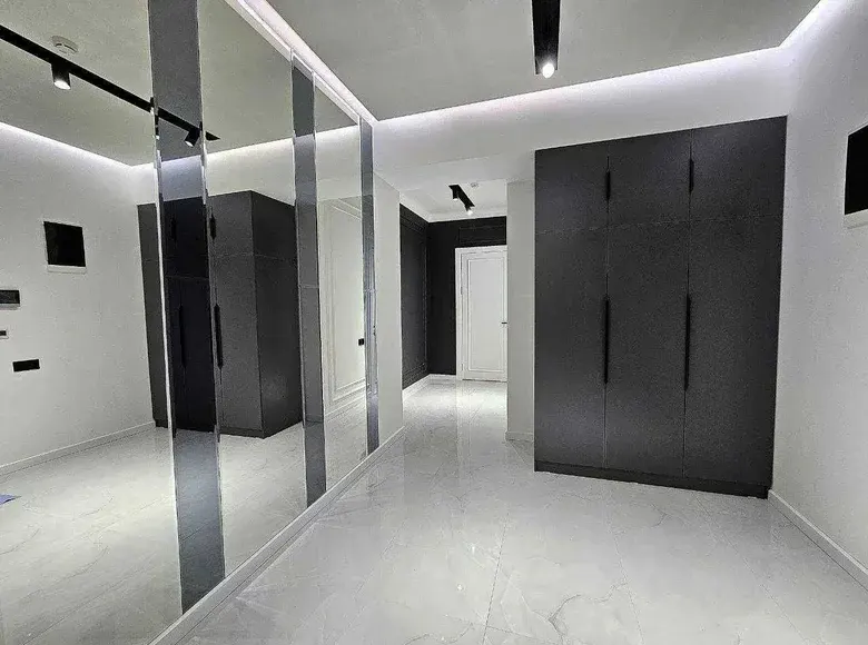 Sotiladi 3 xonali kvartira, 100 m², 10/25 qavat — Mirzo Ulugʻbek tumani