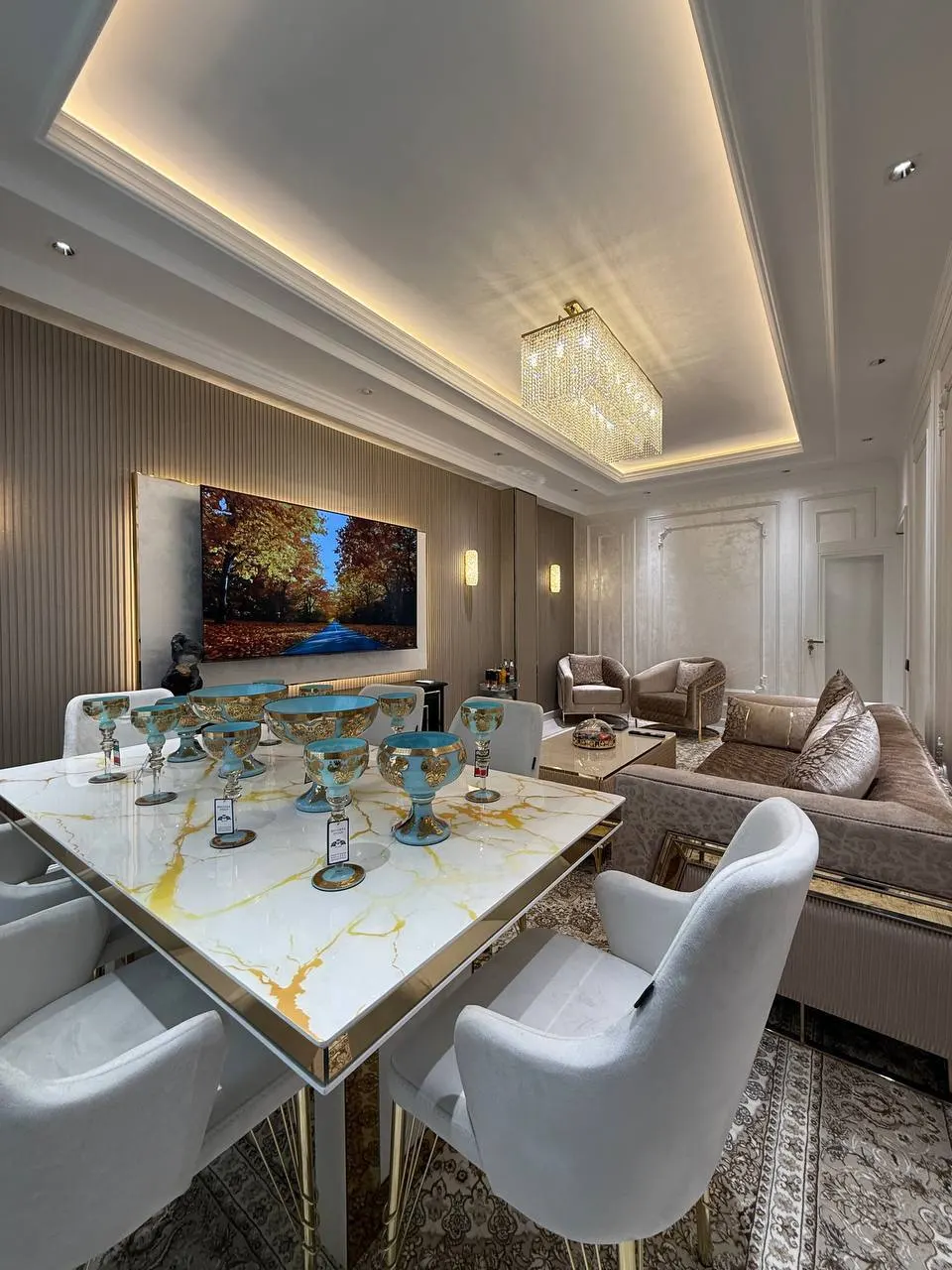 Сдаётся 4-комнатная квартира, 135 м², 3/8 этаж — Мирабадский район