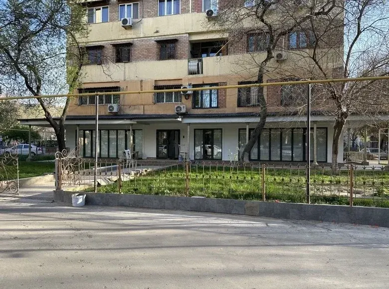 Sotiladi tijorat binosi, 235 m² — Yunusobod tumani