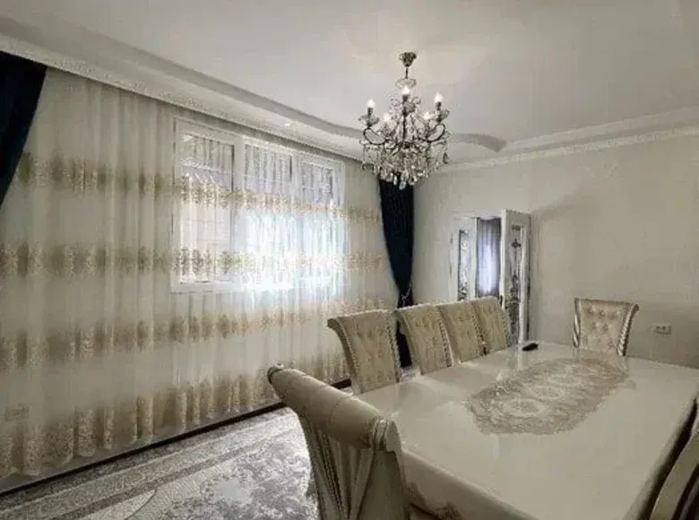 Sotiladi 4 xonali hovli uy, 100 m² — Mirobod tumani