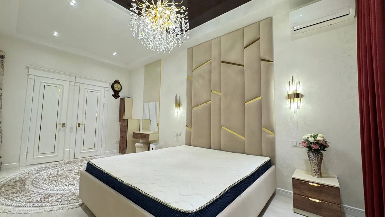 Сотилади 3 хонали квартира, 131 м², 3/10 қават — Мирзо Улуғбек тумани