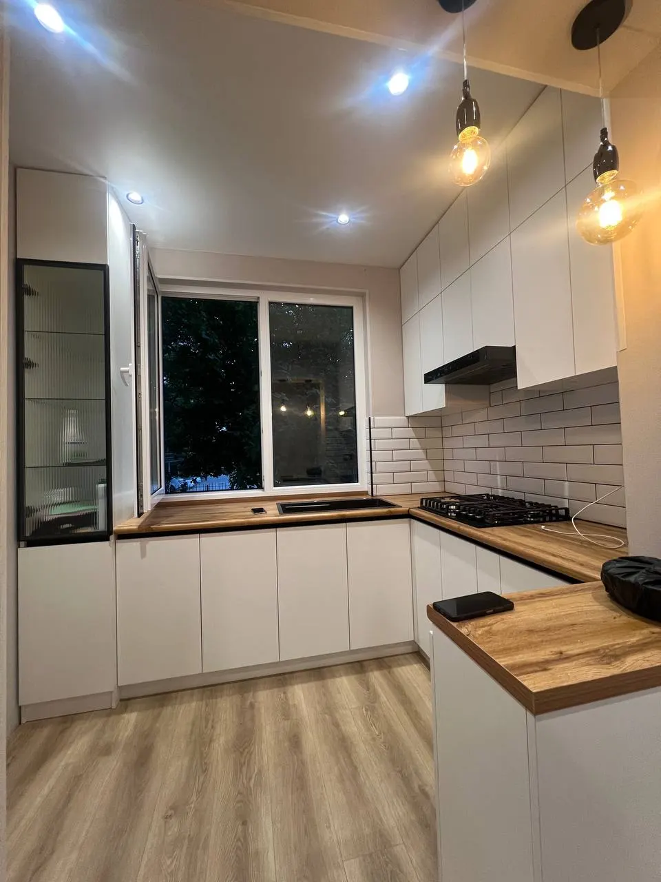 Сотилади 2 хонали квартира, 58 м², 1/5 қават — Юнусобод тумани