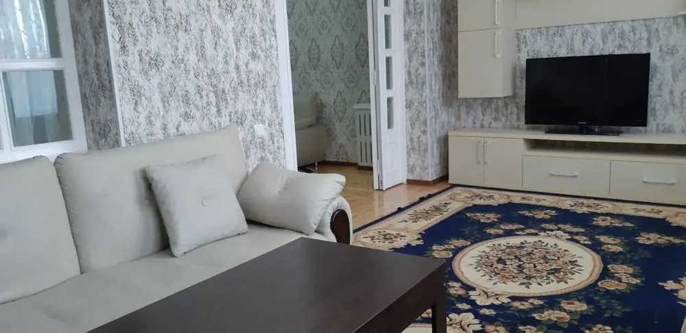 Сдаётся 4-комнатная квартира, 120 м², 2/5 этаж — Чиланзарский район
