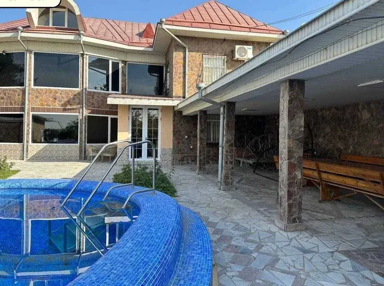 Сотилади 9 хонали ҳовли уй, 12 сотих, 600 м² — Яшнобод тумани