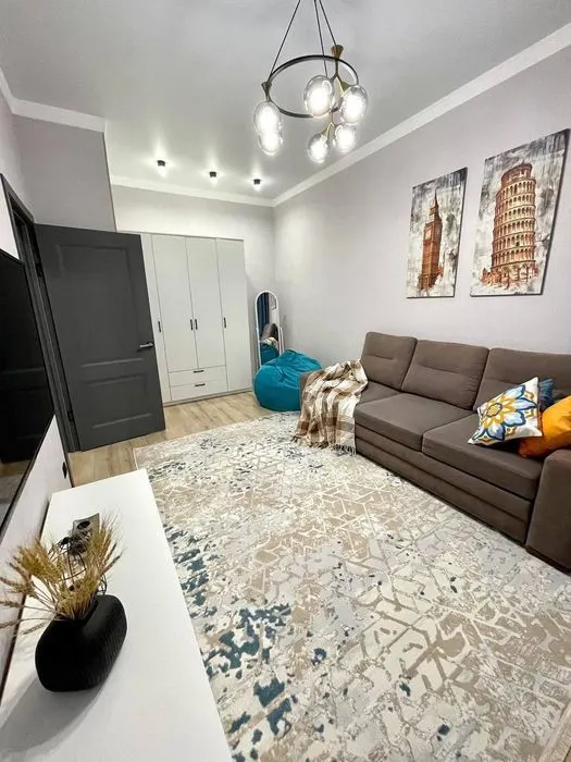Сдаётся 3-комнатная квартира, 77 м², 3/4 этаж — Мирабадский район
