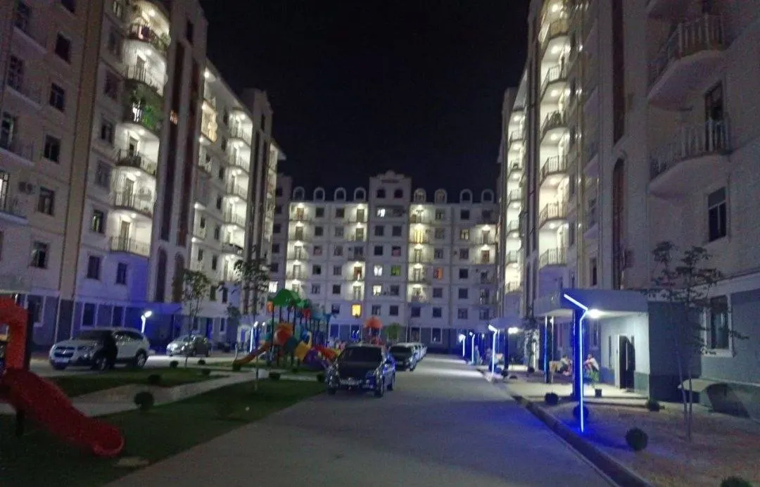 Продаётся 1-комнатная квартира, 40 м², 1/9 этаж — Юнусабадский район