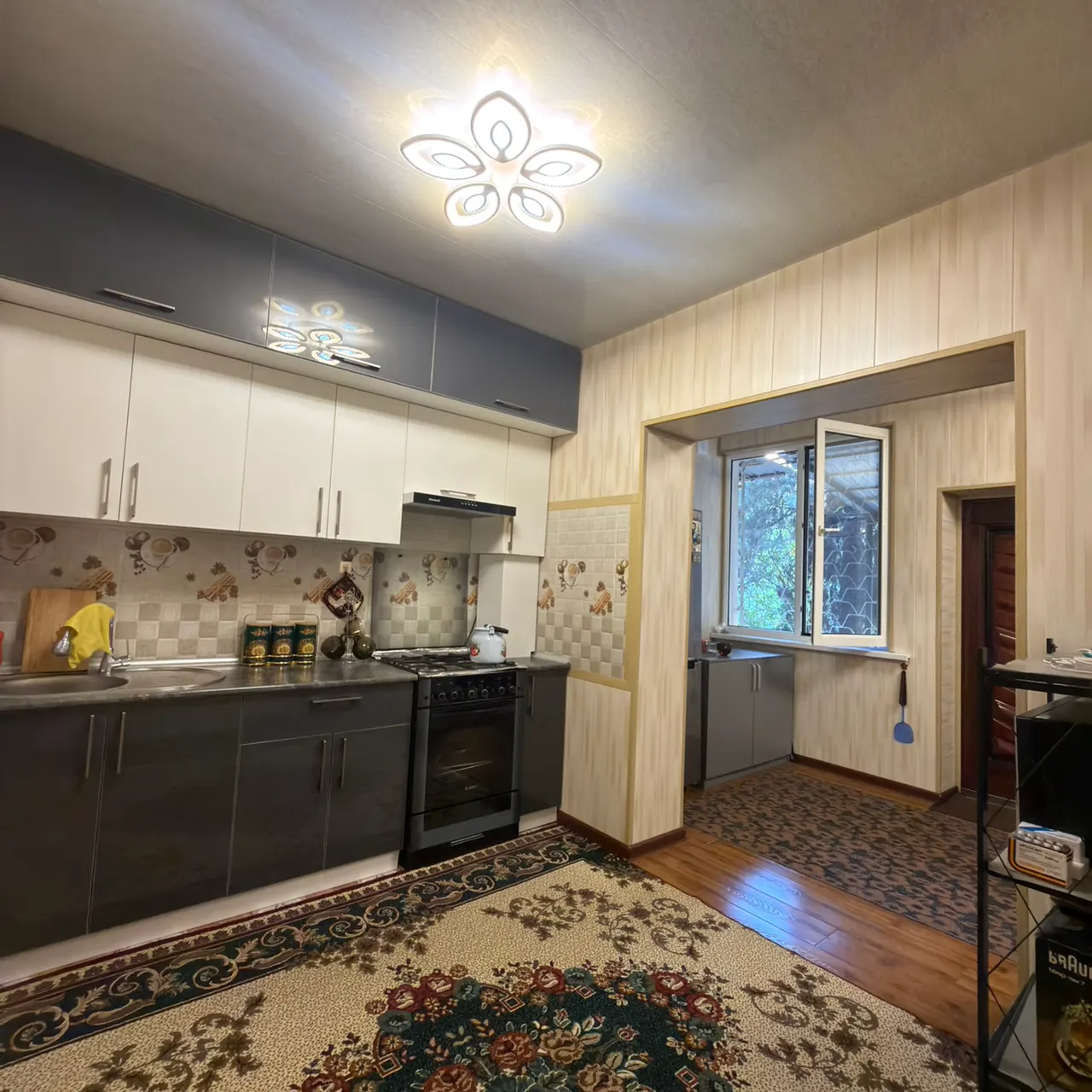 Sotiladi 4 xonali kvartira, 91 m², 1/5 qavat — Sergeli tumani