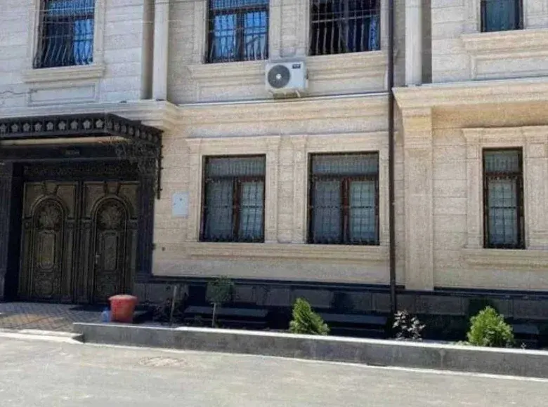 Sotiladi 8 xonali hovli uy, 11 sotix — Uchtepa tumani