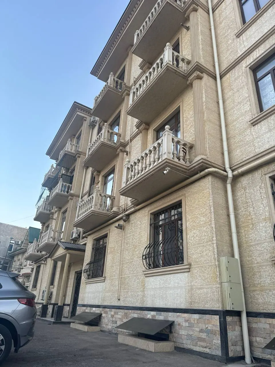 Сотилади 5 хонали квартира, 135 м², 1/4 қават — Мирзо Улуғбек тумани