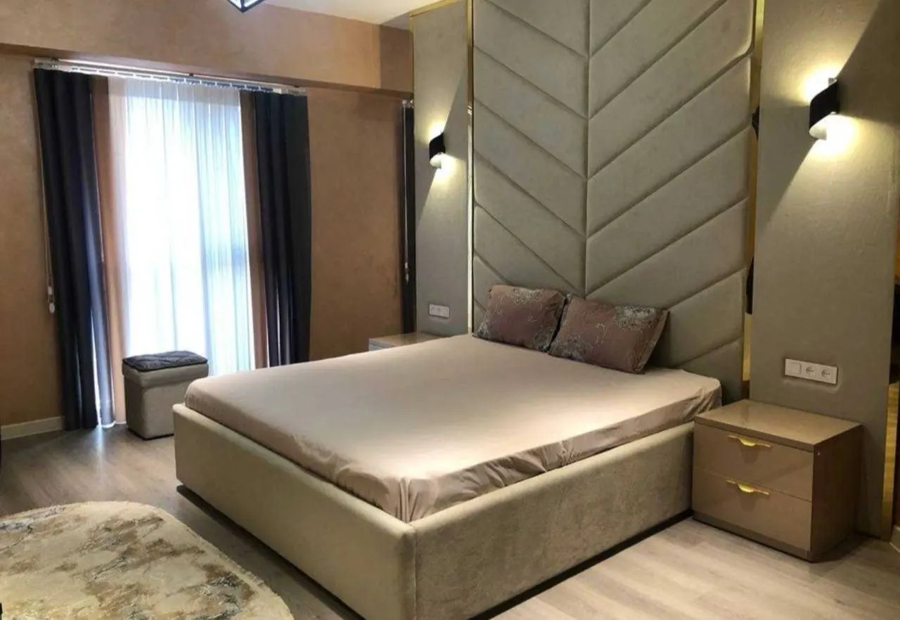 Ижарага берилади 2 хонали квартира, 80 м², 7/25 қават — Мирзо Улуғбек тумани
