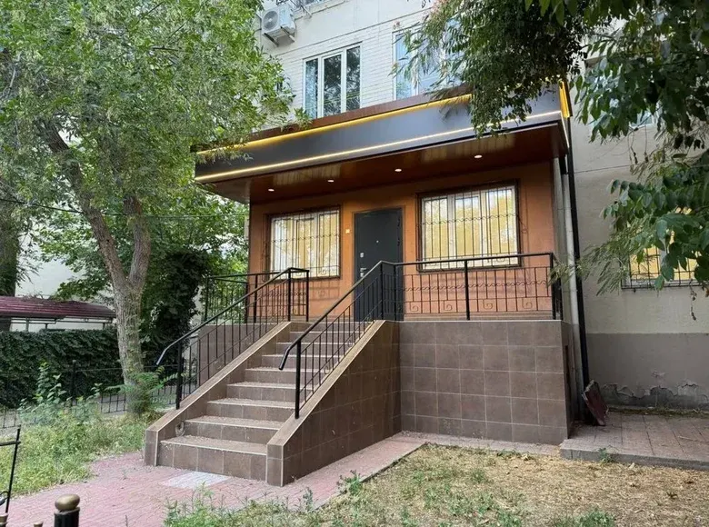 Сотилади тижорат биноси, 66 м² — Яккасарой тумани