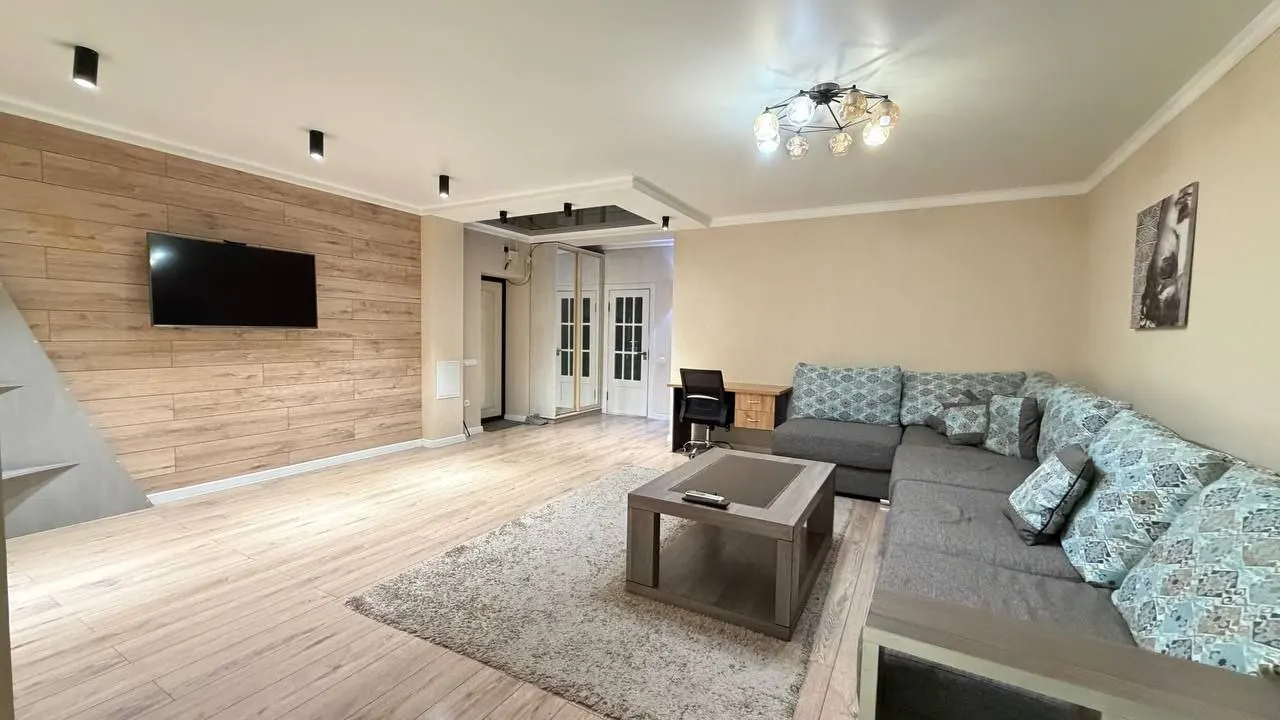 Сотилади 3 хонали квартира, 75 м², 2/4 қават — Мирзо Улуғбек тумани