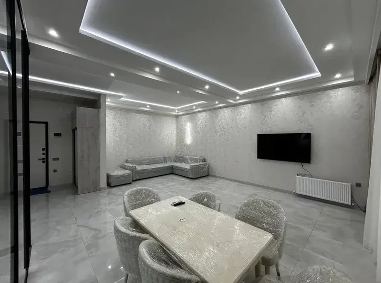 Sotiladi 3 xonali kvartira, 110 m², 3/12 qavat — Mirobod tumani